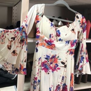 Super cute Fashion Nova Dress!